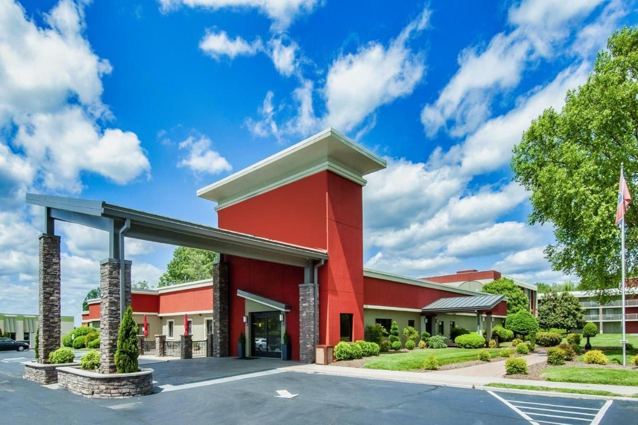 Days Inn & Suites By Wyndham Johnson City Exterior photo